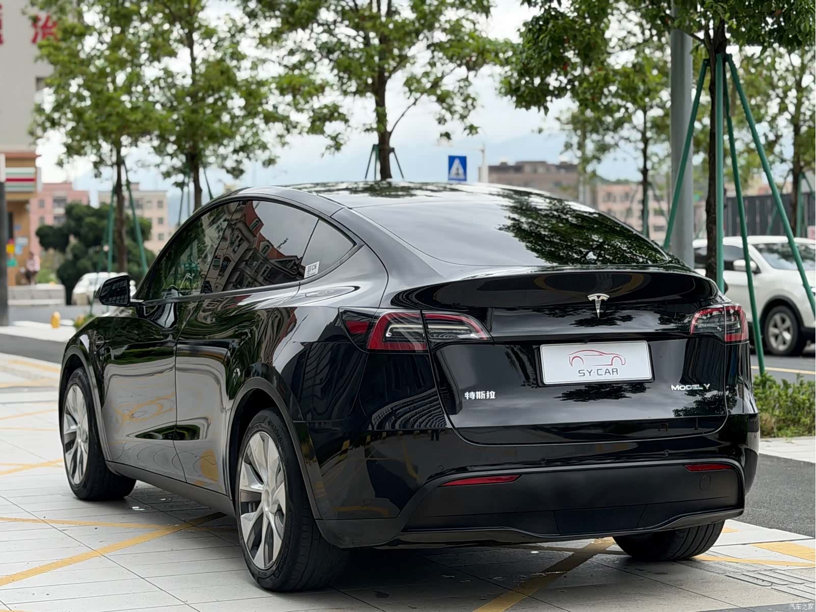 Tesla Model Y, 2021 6