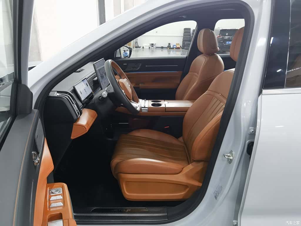 Jetour L7, 2025 10