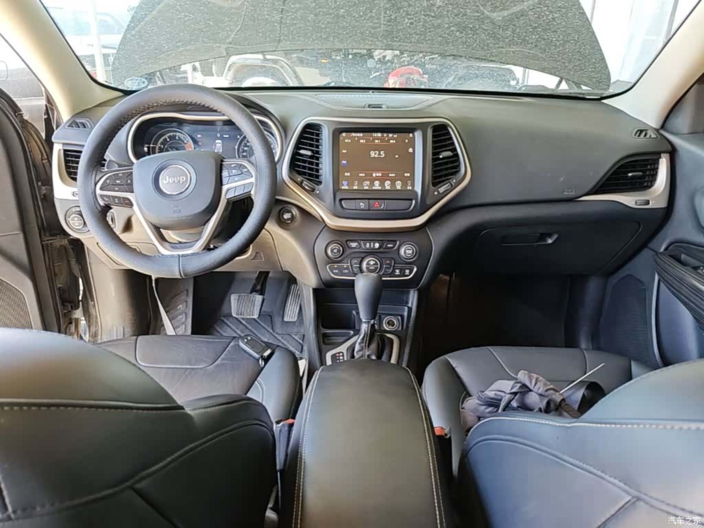 Jeep Cherokee, 2018 10