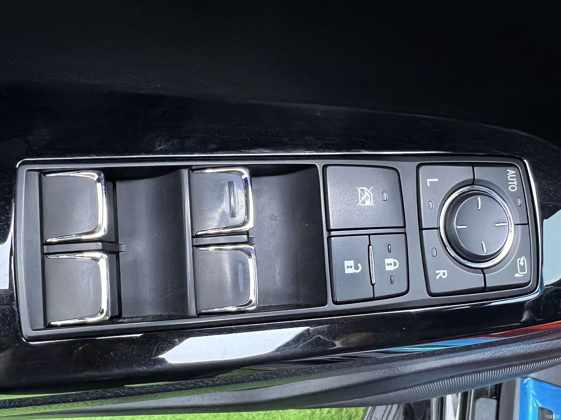 Lexus LX, 2019 21