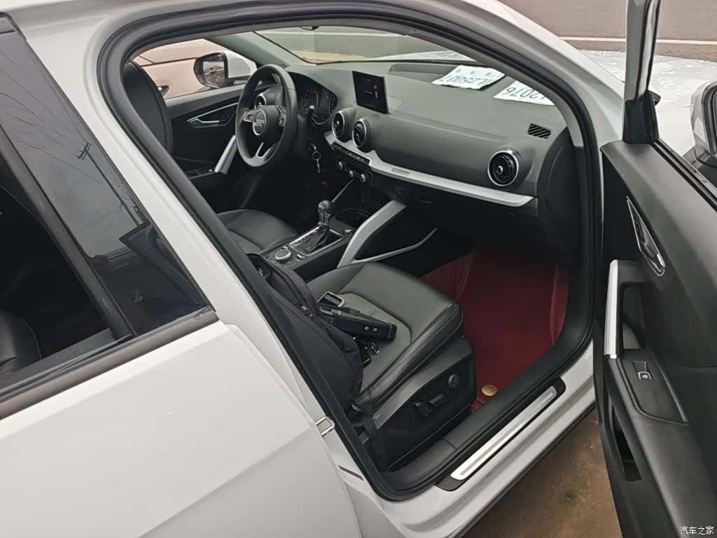 Audi Q2L, 2019 25