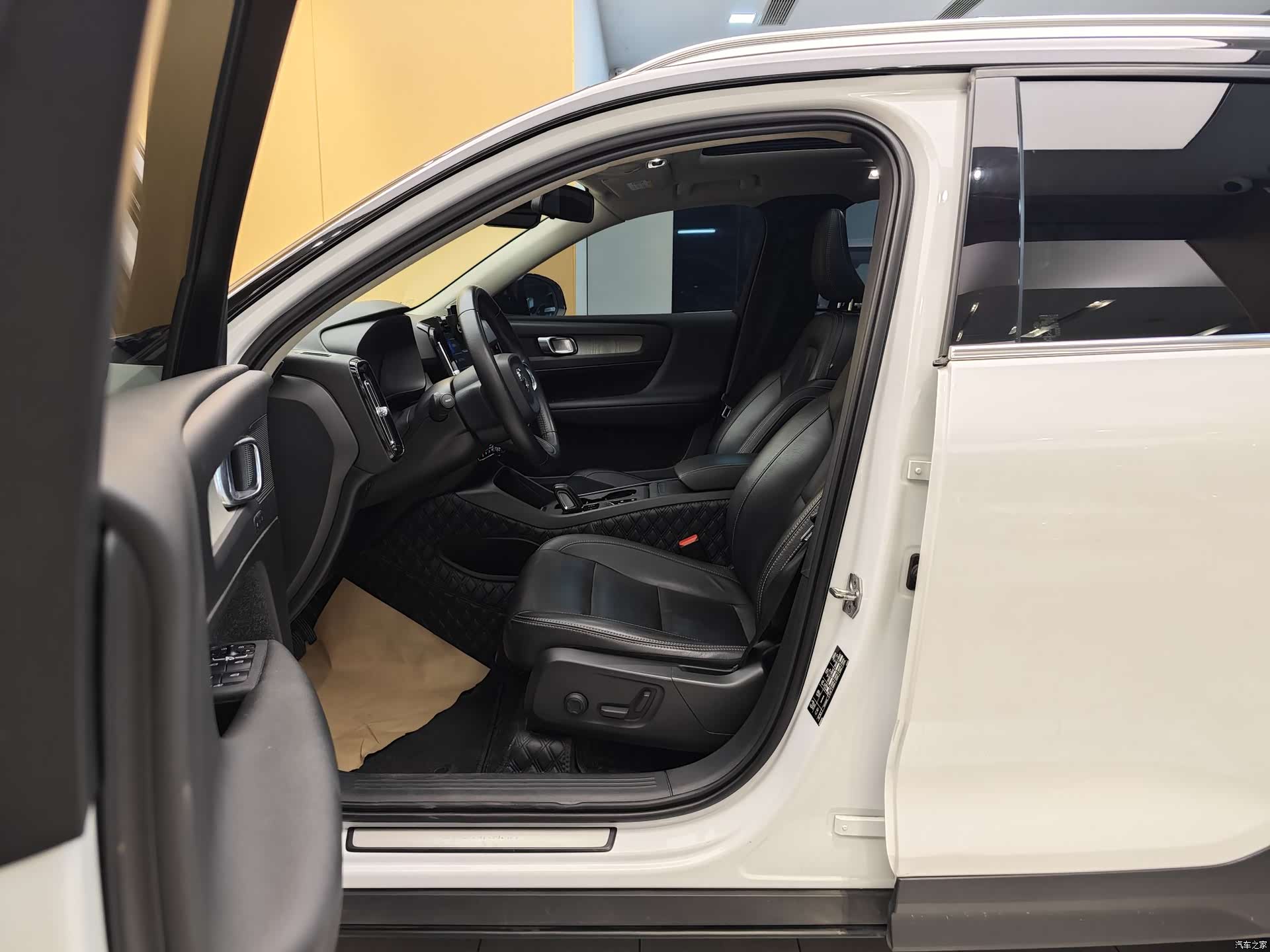 Volvo XC40, 2019 14