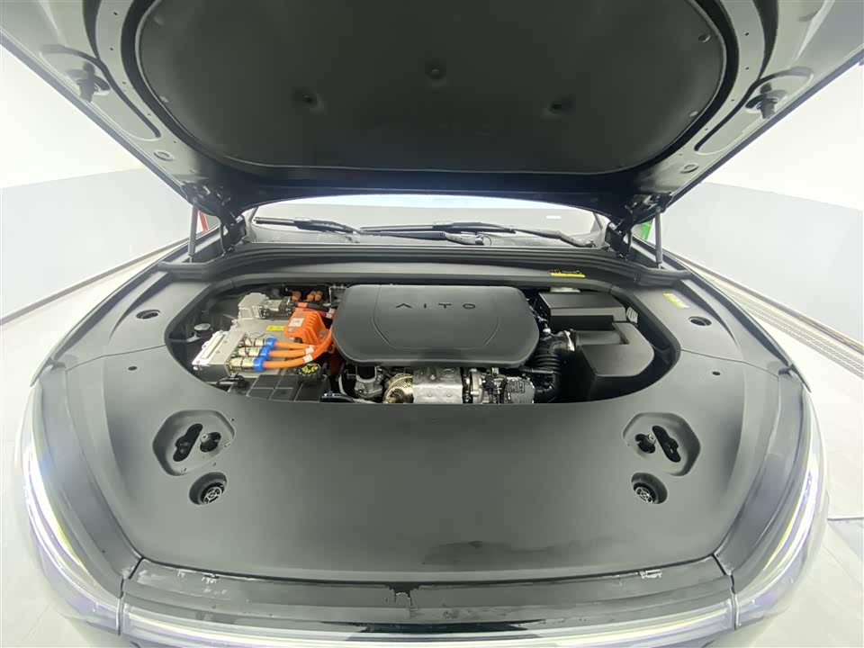 AITO Ask the world M9