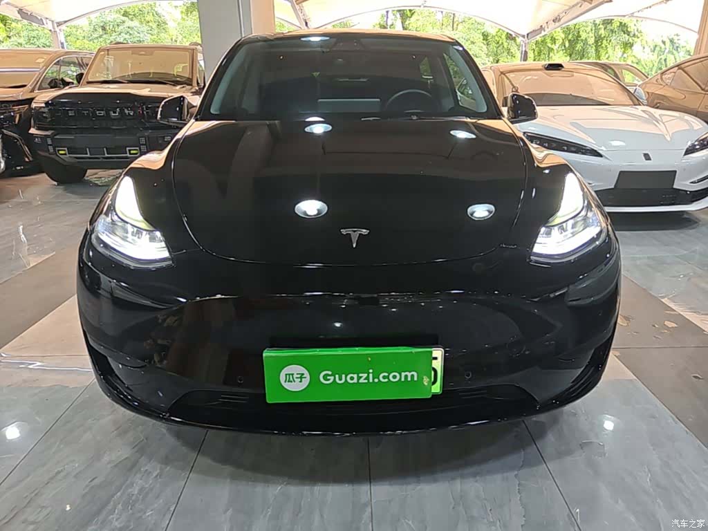 Tesla Model Y, 2023 3