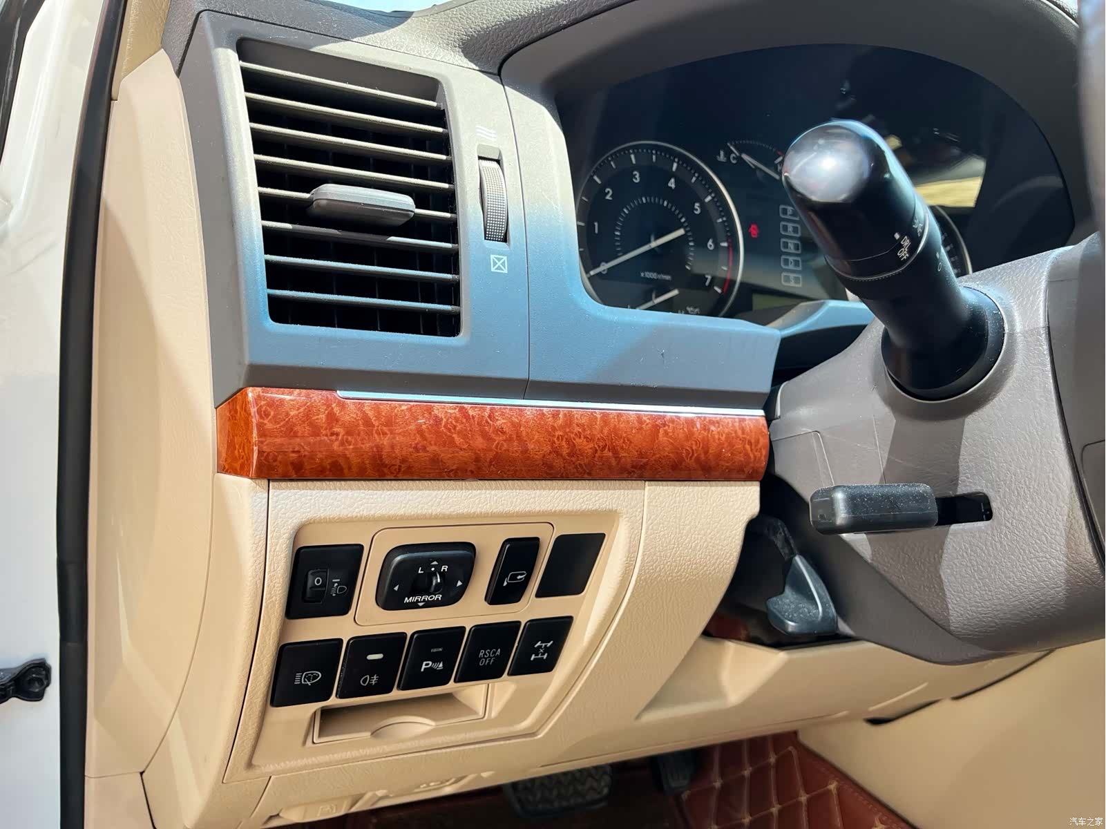 Toyota Land Cruiser, 2015 13