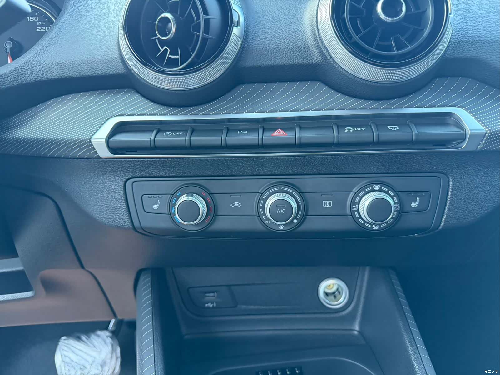 Audi Q2L, 2022 6