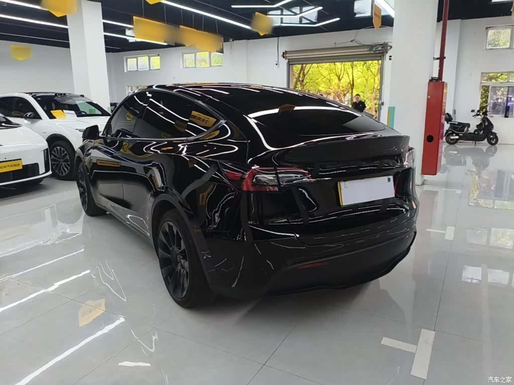 Tesla Model Y, 2023 все фото