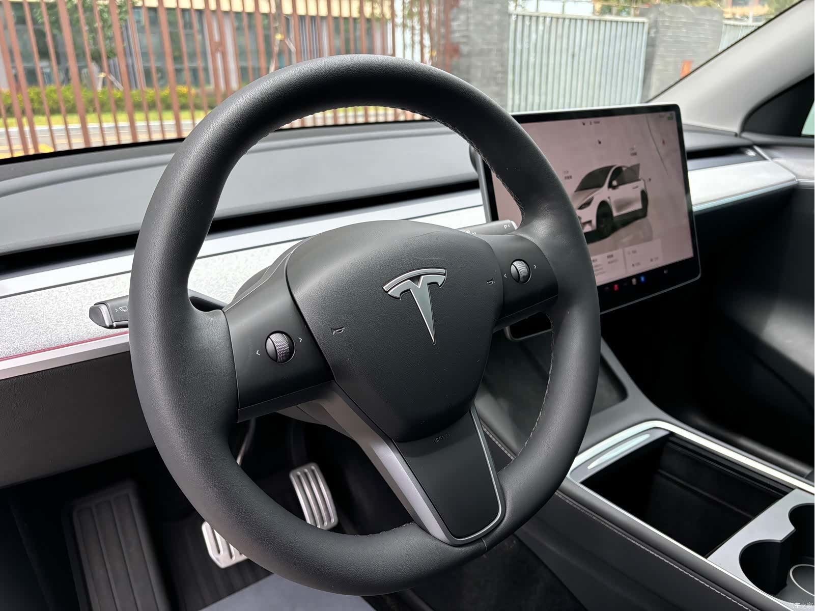 Tesla Model Y, 2024 11