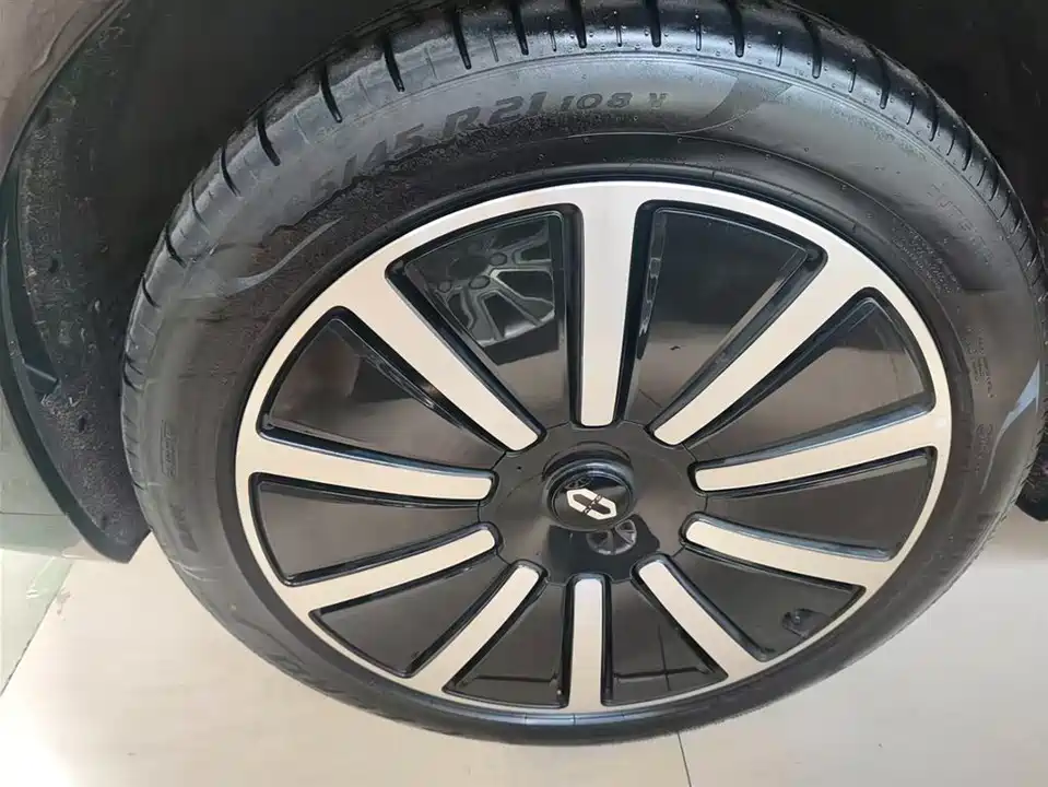 AITO Ask the world M9