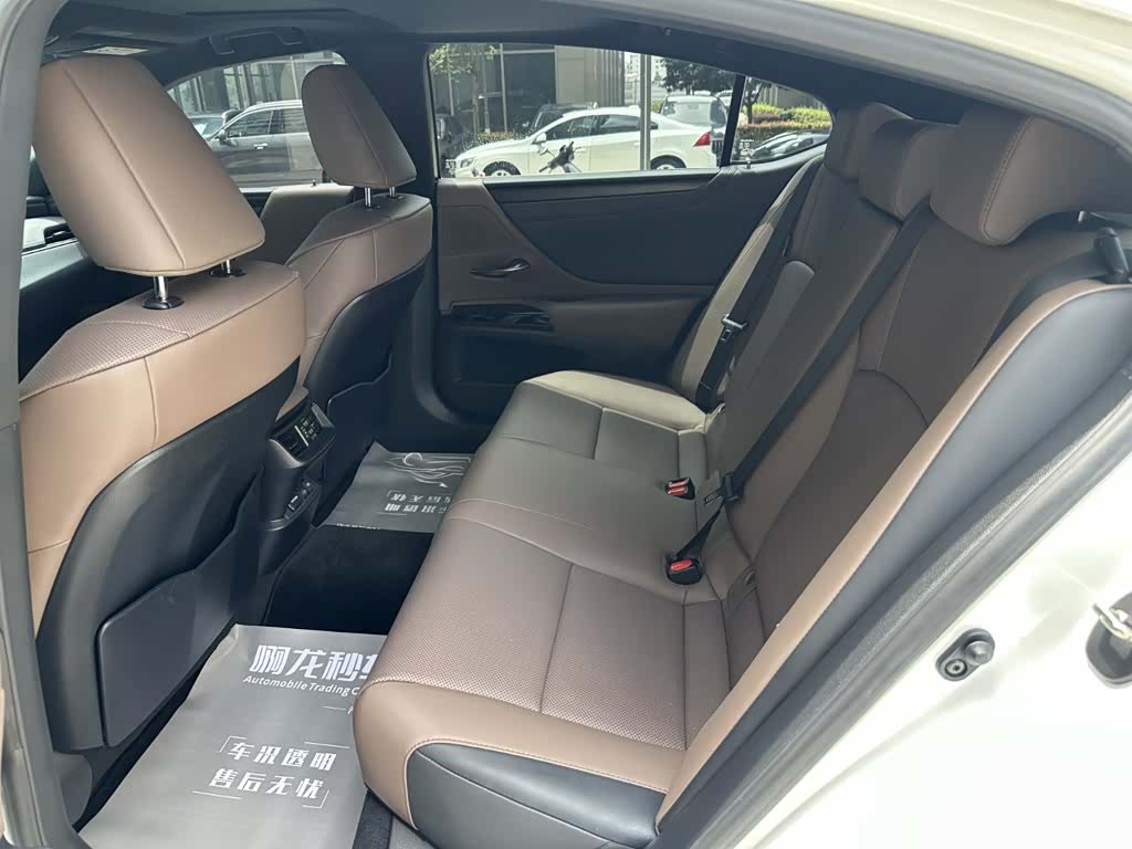 Lexus ES, 2024 7