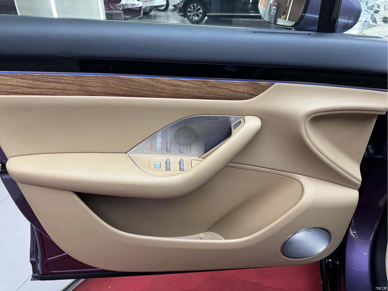 Luxeed R7, 2025 11