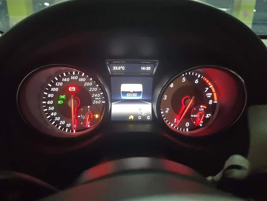 Mercedes-Benz GLA Mercedes-Benz GLA