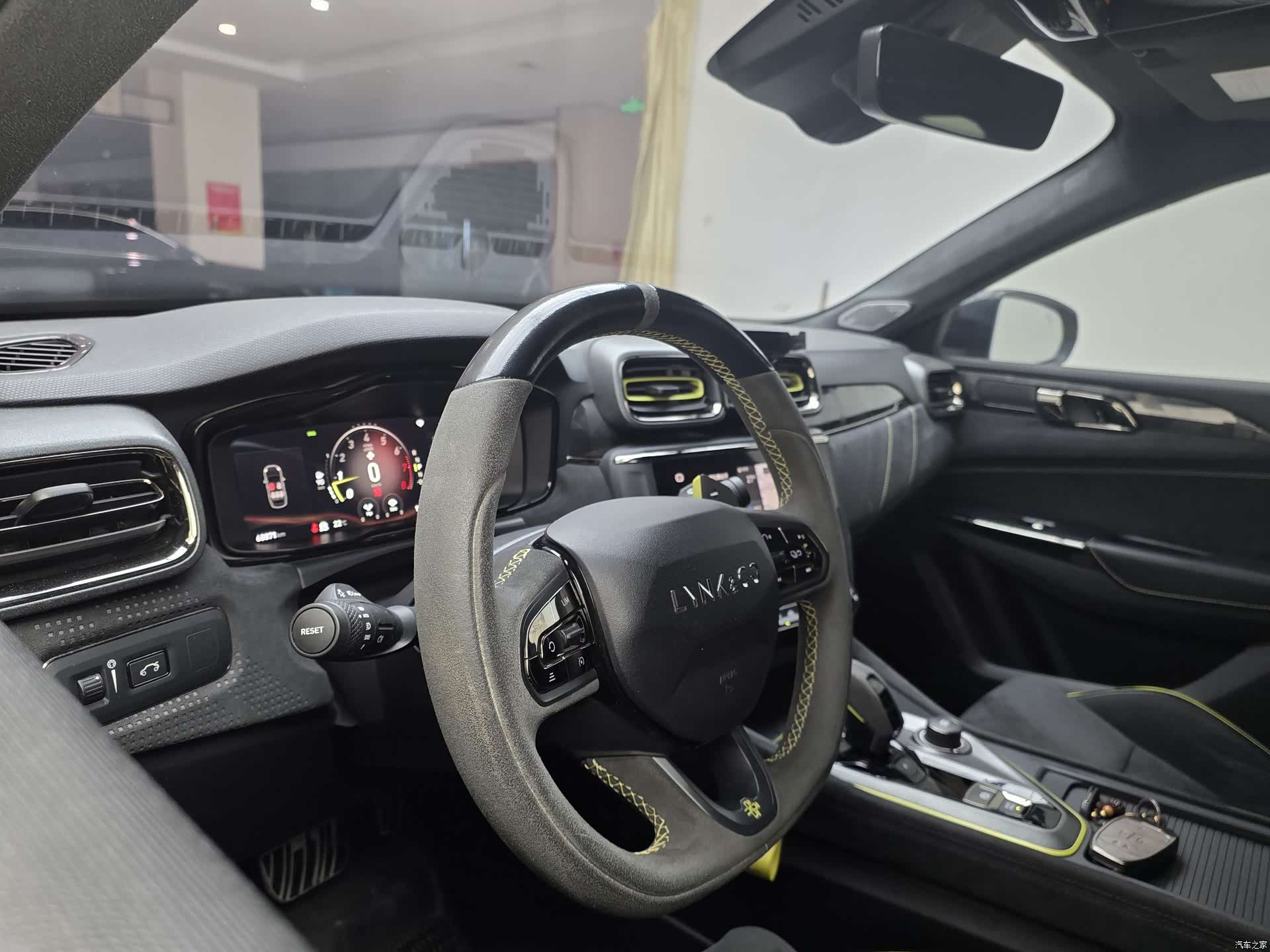 Lynk & Co 02, 2021 все фото