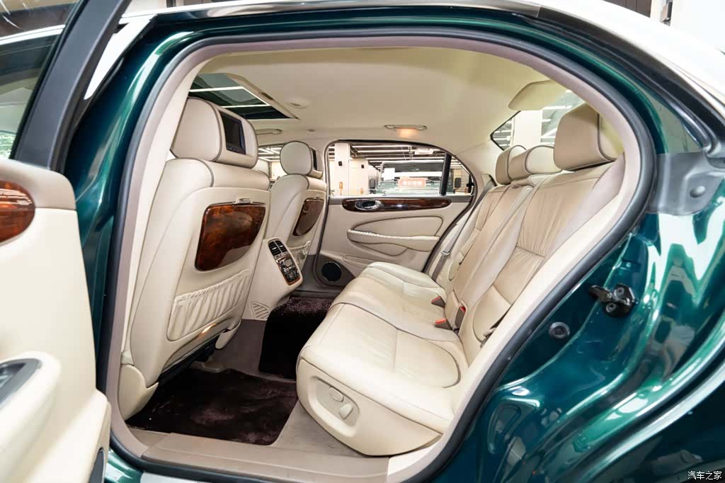 Jaguar XJ, 2006 9