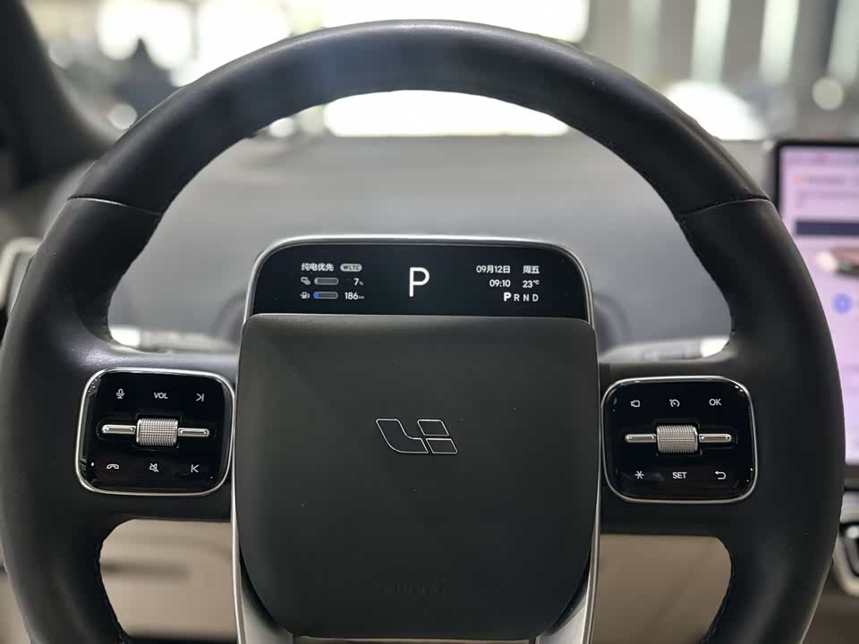 Li Auto Ideal L8