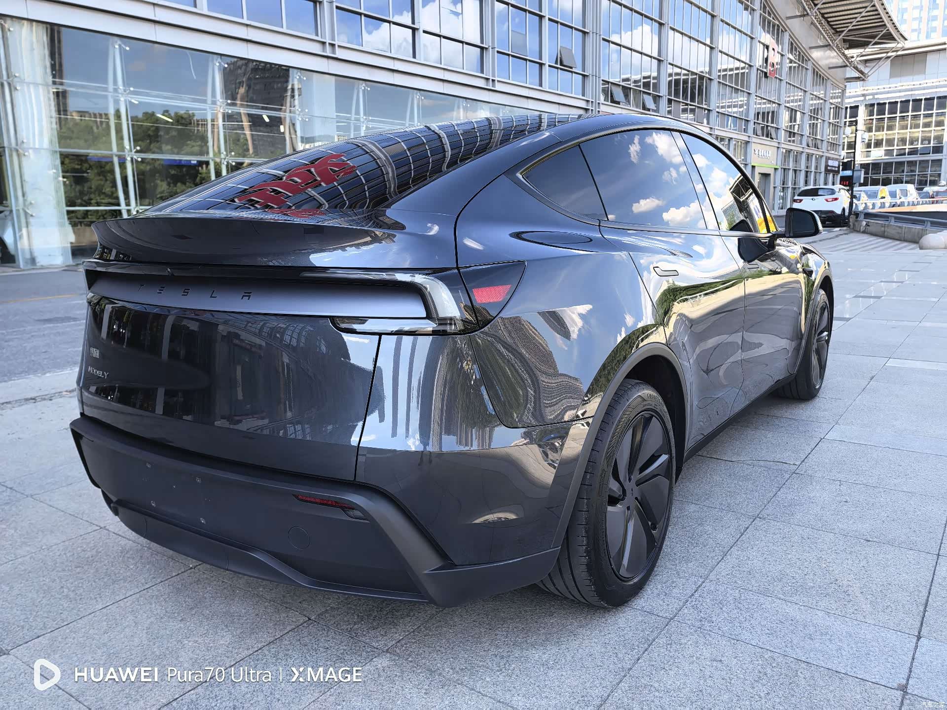 Tesla Model Y, 2025 6