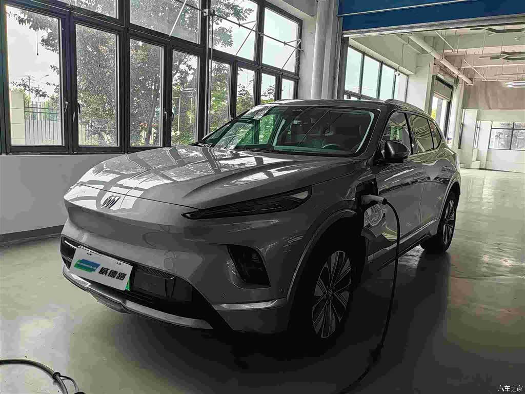 Buick E5, 2025 1