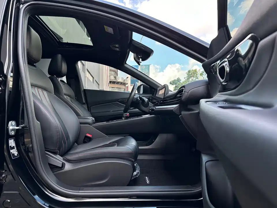 Trumpchi Shadow Leopard