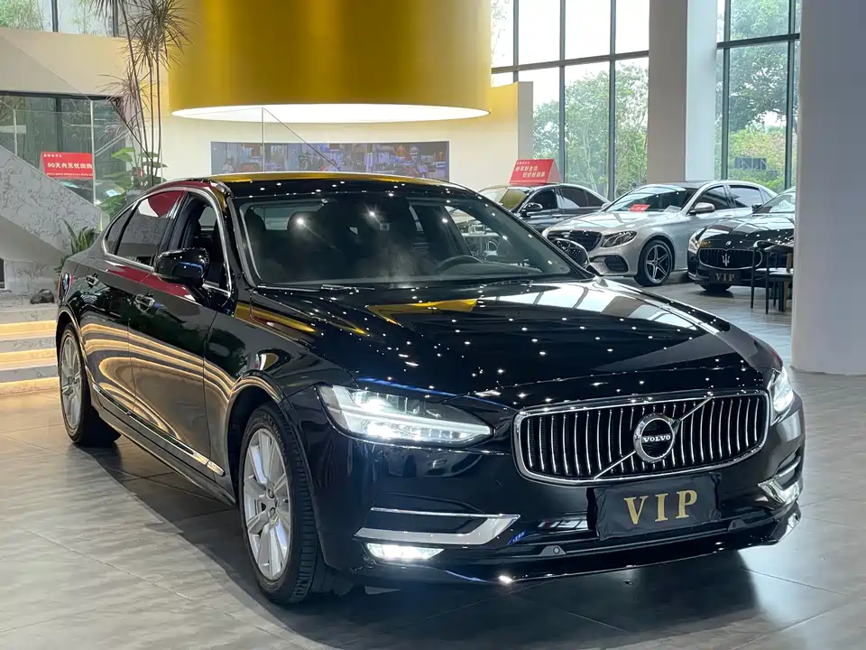 Volvo S90