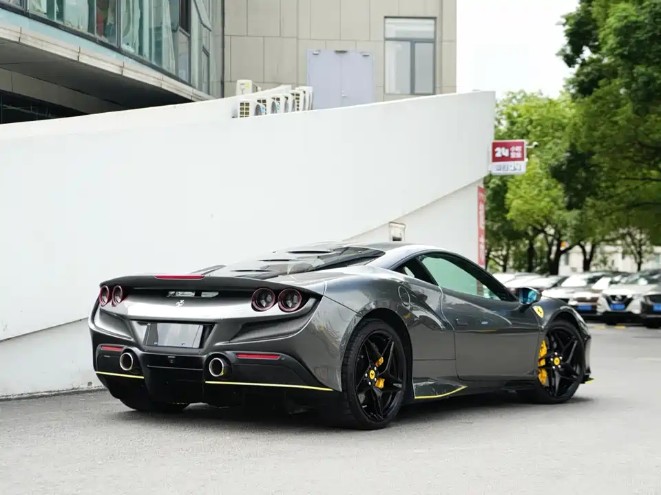 Ferrari F8