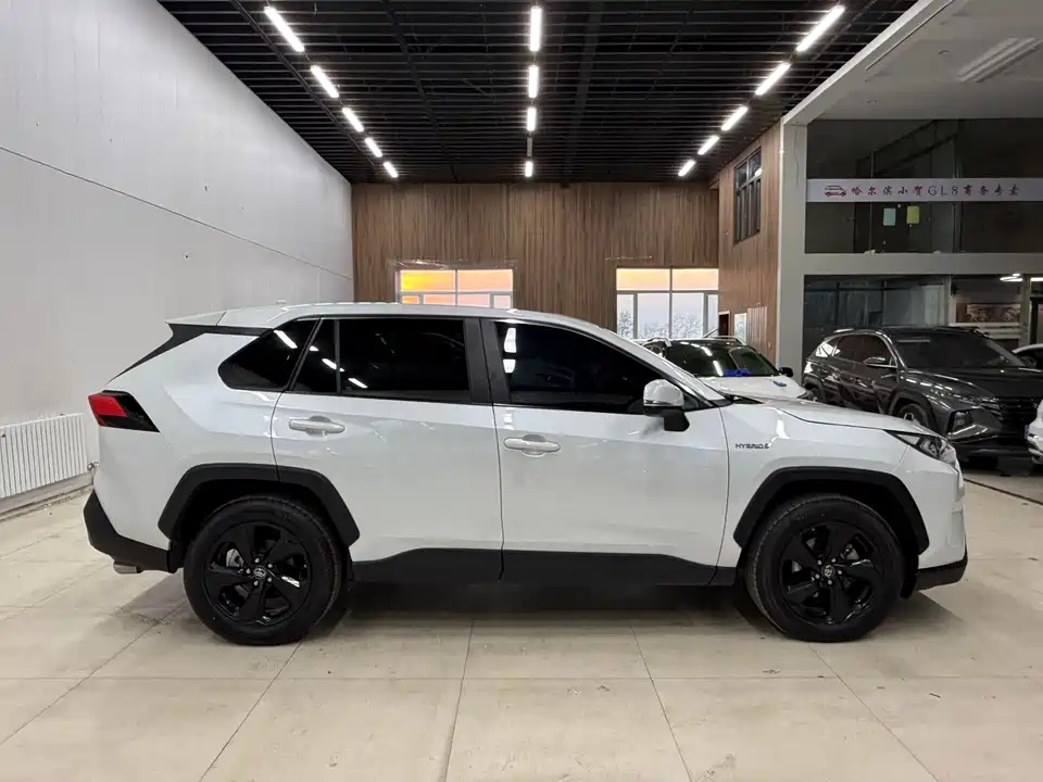 Toyota RAV4 Rongfang