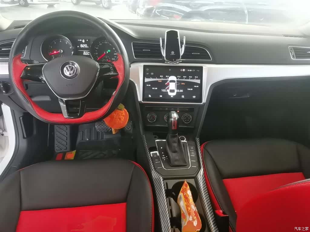 Volkswagen Lamando, 2016 10