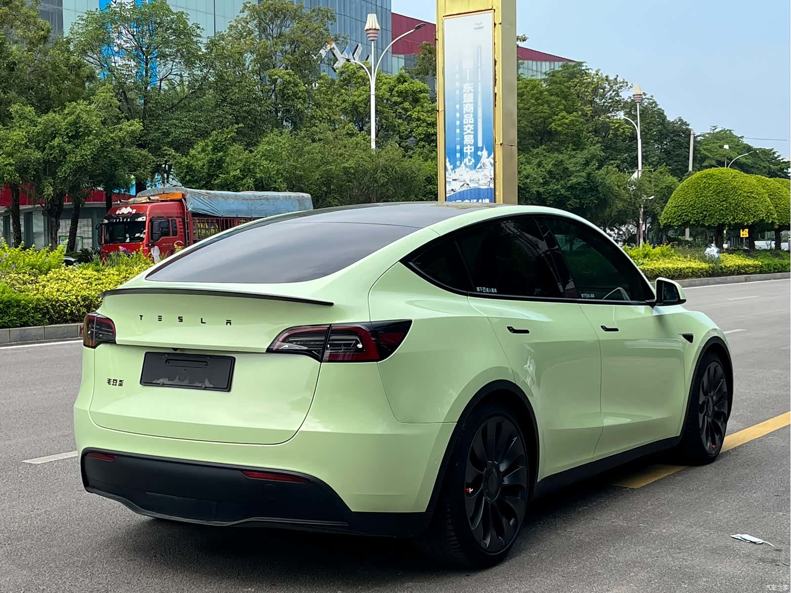 Tesla Model Y, 2022 4