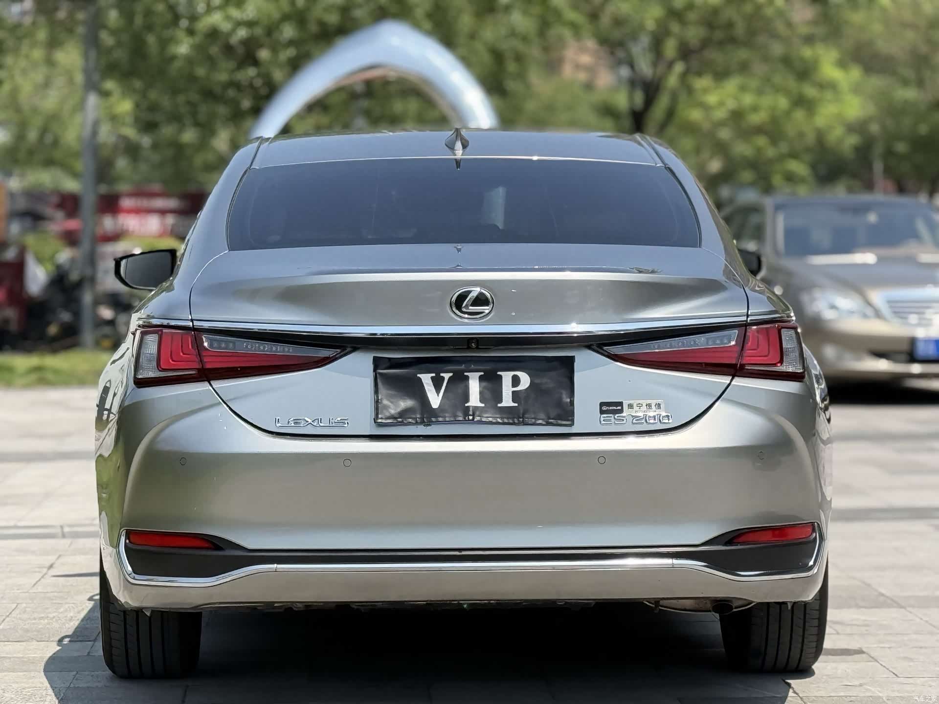 Lexus ES, 2024 4