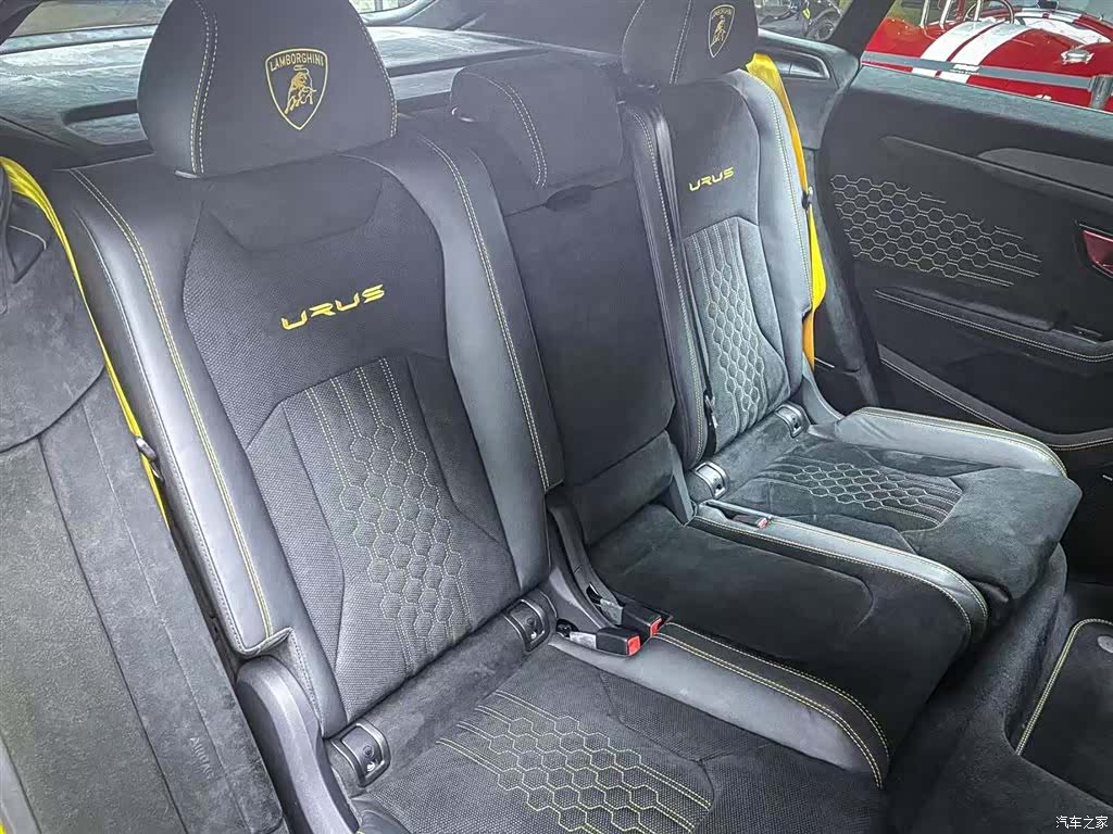 Lamborghini Urus, 2023 15