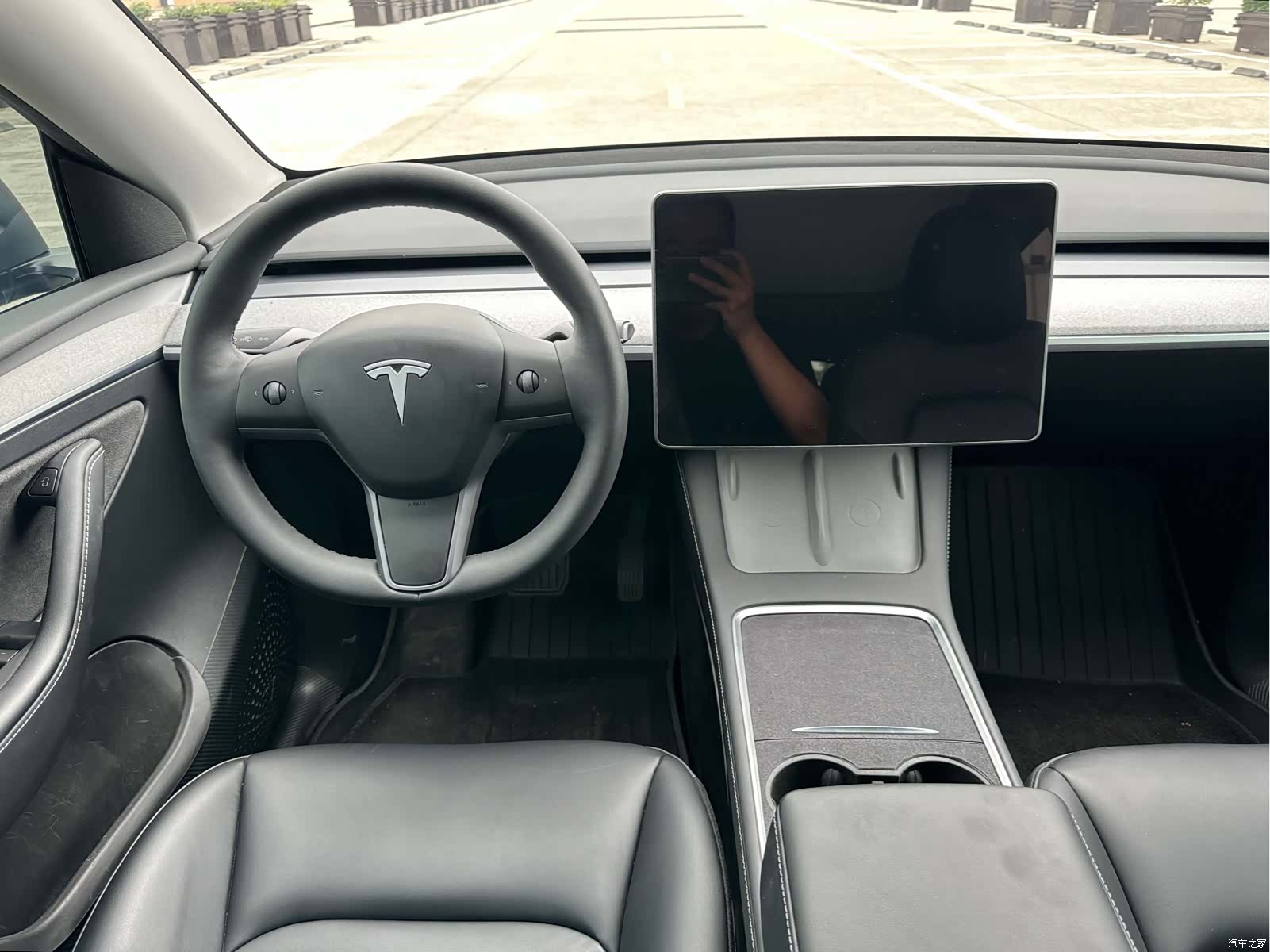 Tesla Model Y, 2024 11