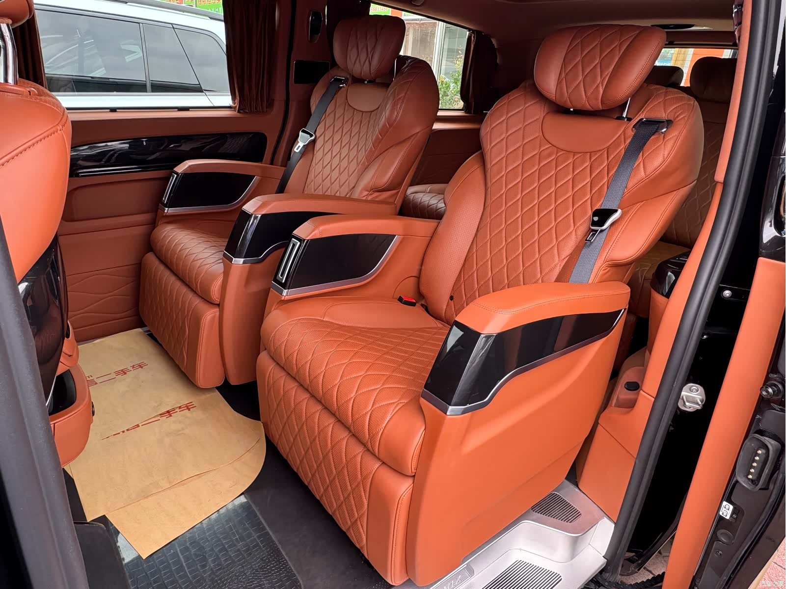 Mercedes-Benz 7, 2023 6