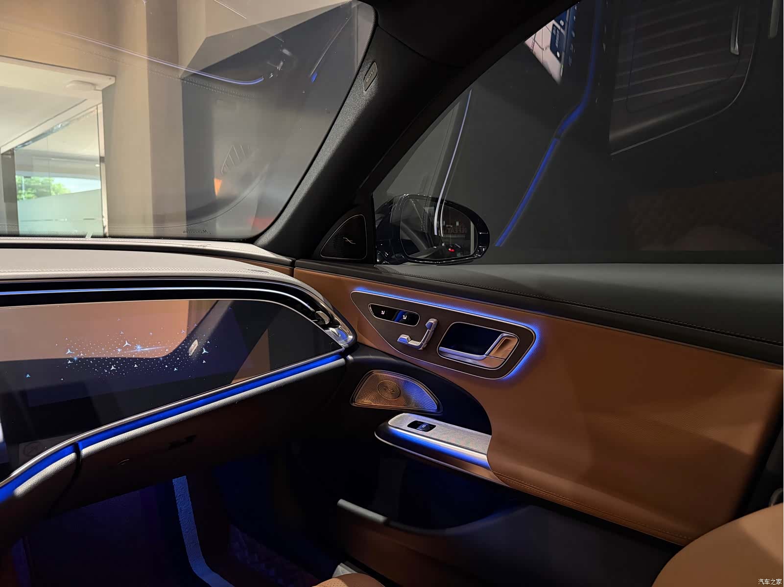 Mercedes-Benz E-Class, 2024 11