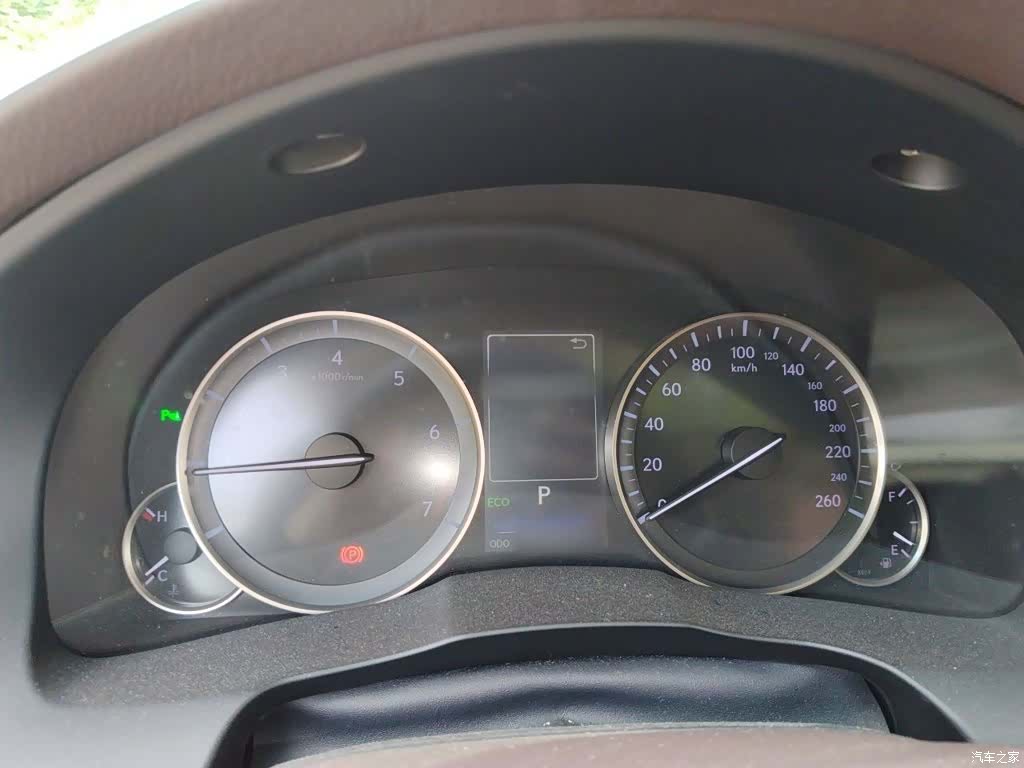 Lexus ES, 2016 4