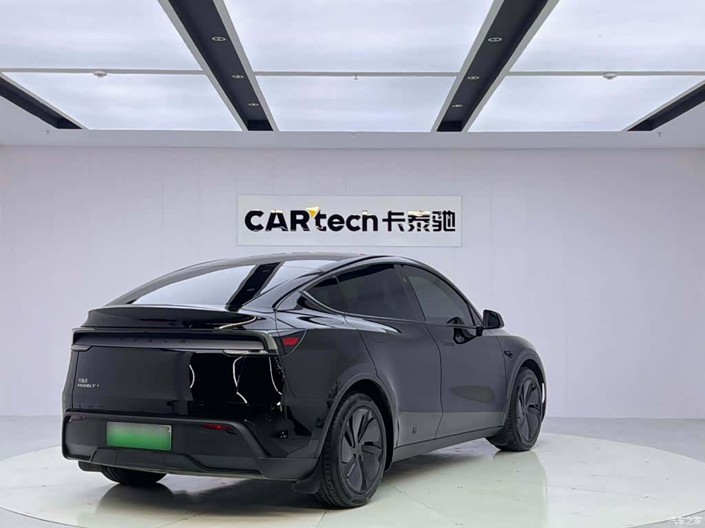 Tesla Model Y, 2025 все фото