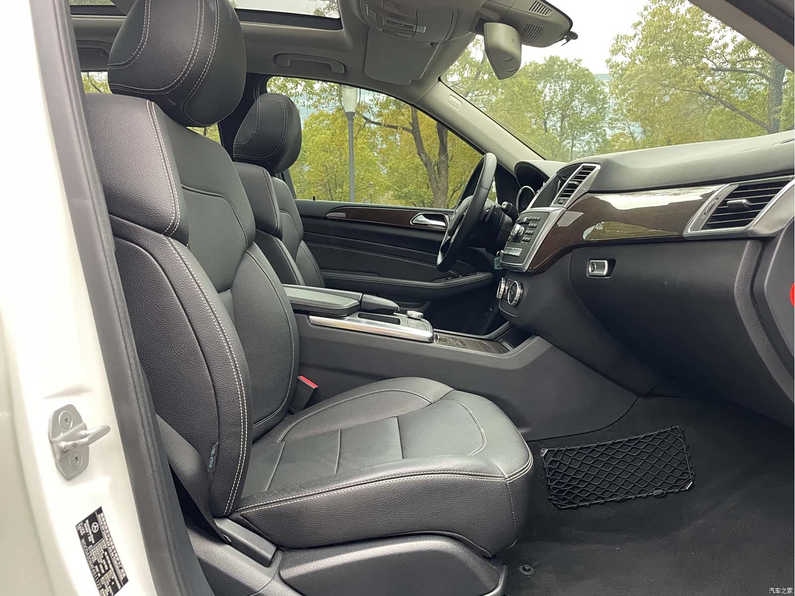 Mercedes-Benz M-Class, 2015 10