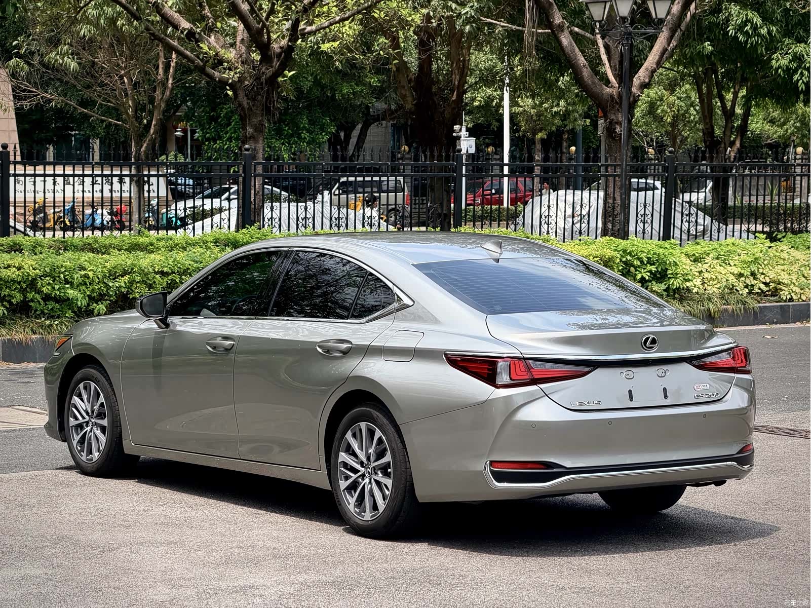 Lexus ES, 2024 15