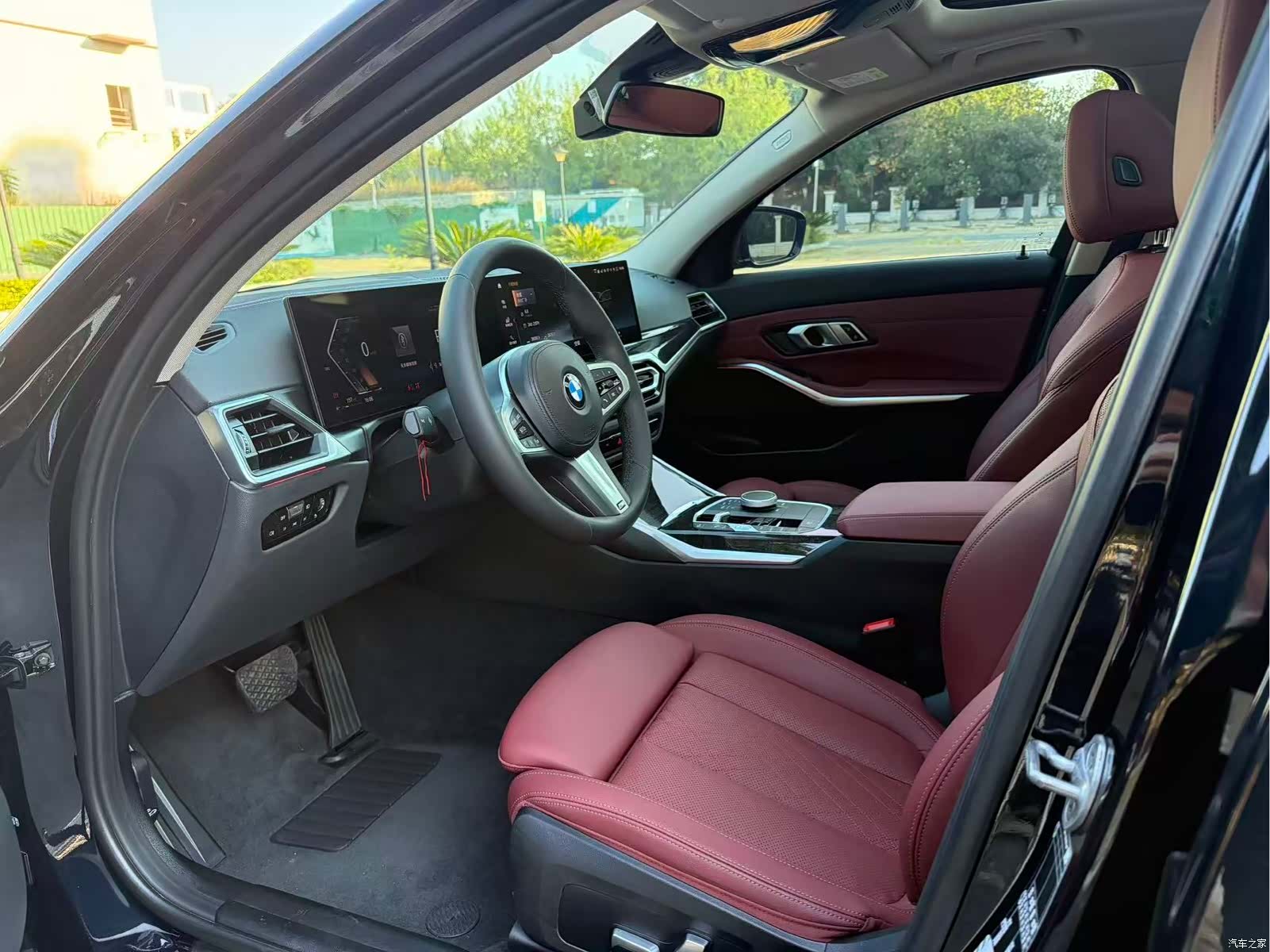 BMW 3 Series, 2023 все фото