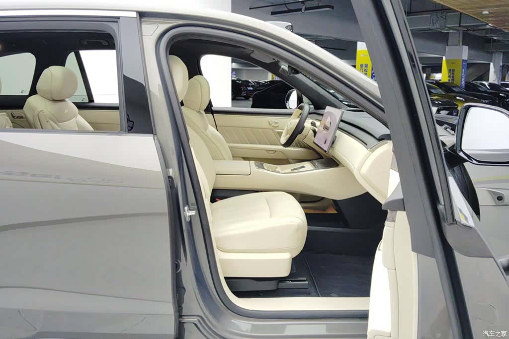 NIO L90, 2025 8