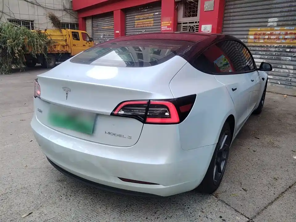 Tesla Model 3 Tesla Model 3