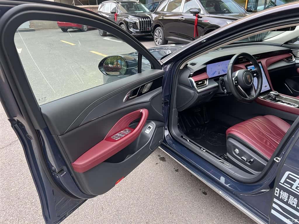 Hongqi H5, 2024 6