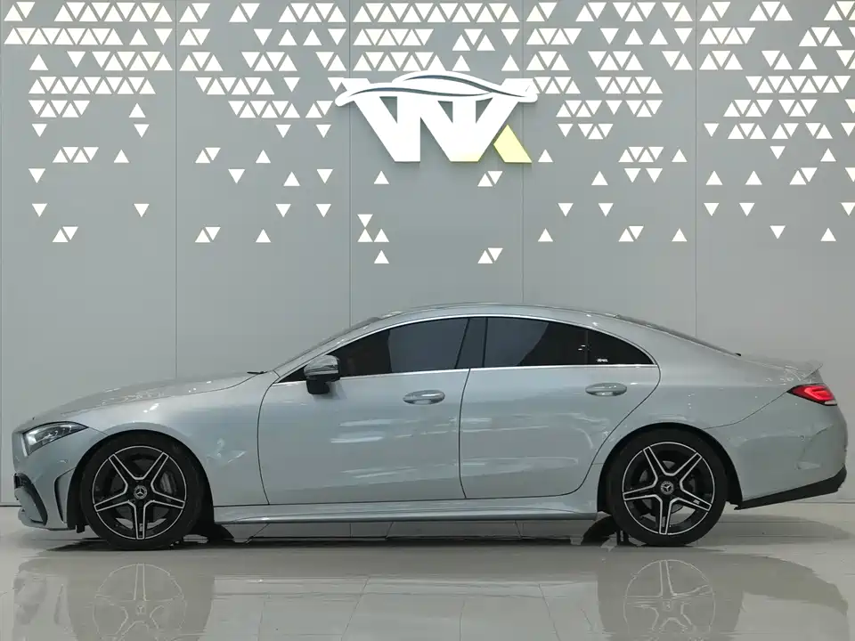 Mercedes-Benz CLS Mercedes-Benz CLS