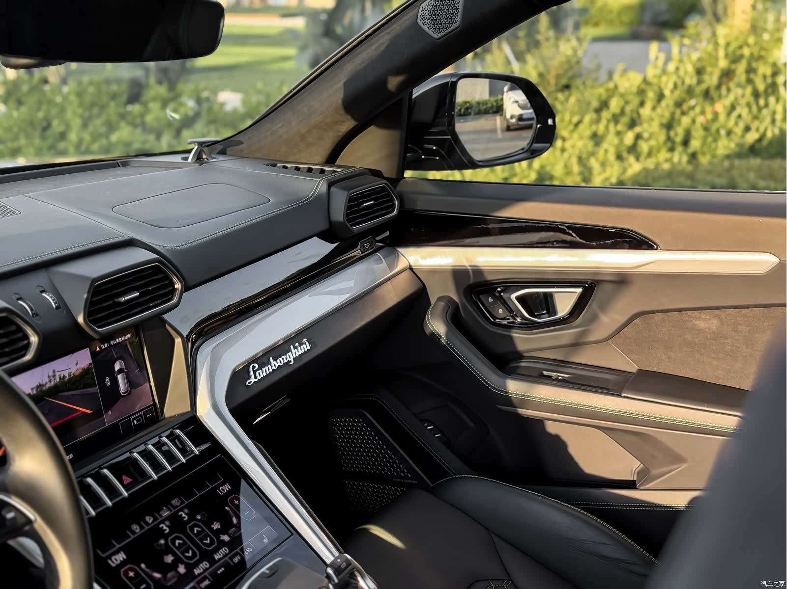 Lamborghini Urus, 2019 все фото