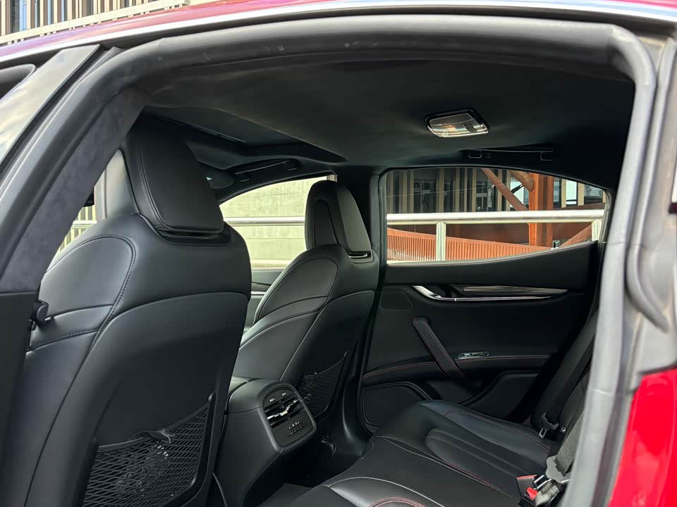 Maserati Ghibli Maserati Ghibli
