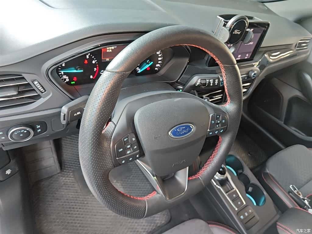 Ford Focus, 2020 10