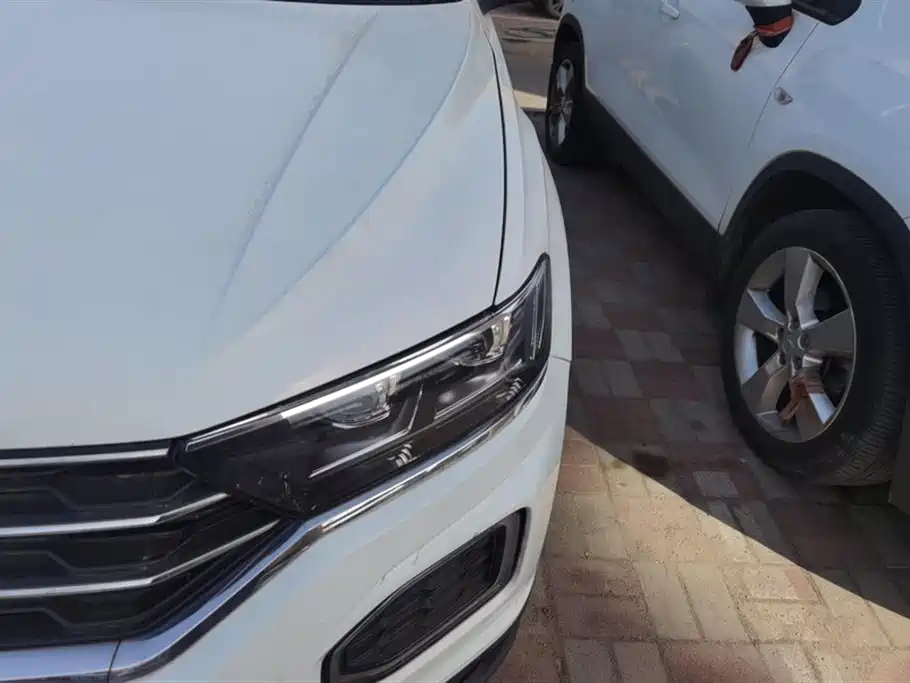 Volkswagen T-ROC exploring Songs