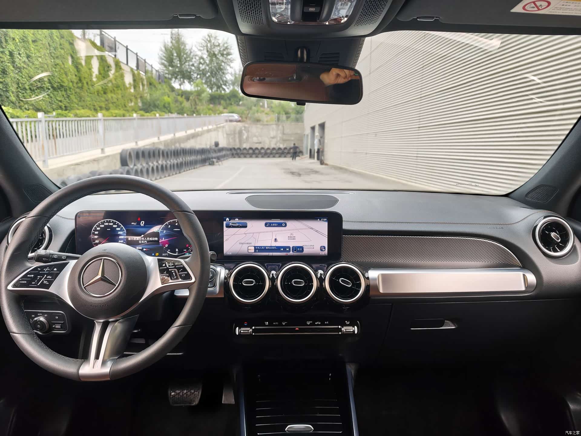 Mercedes-Benz GLB, 2025 12