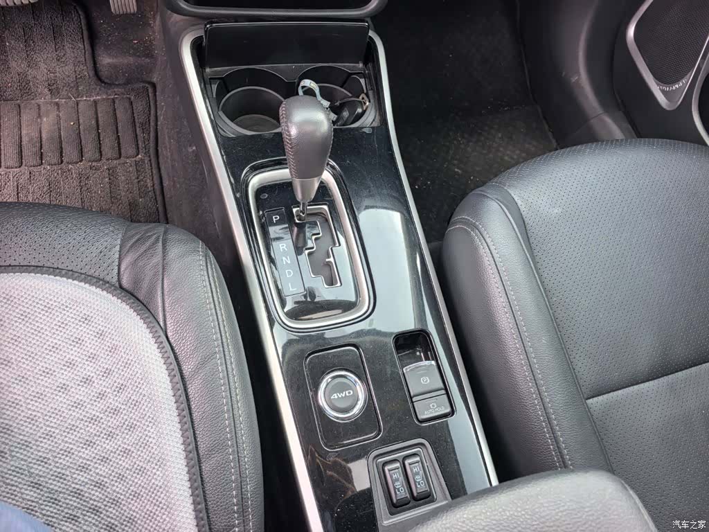 Mitsubishi Outlander, 2017 16