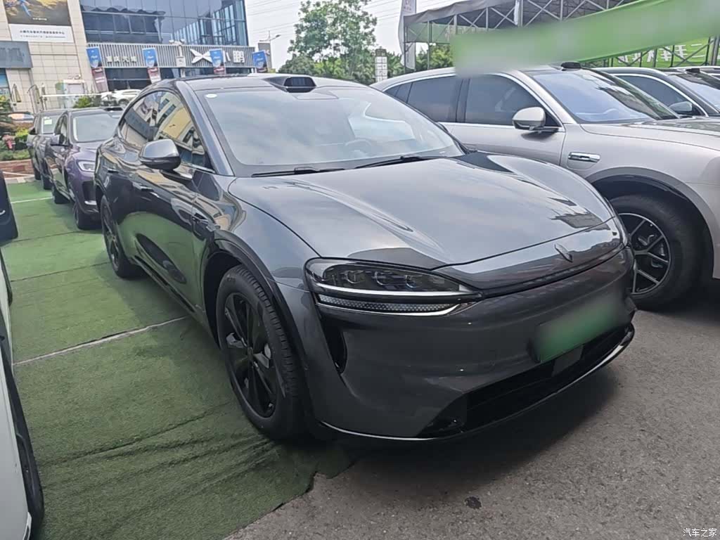 Luxeed R7, 2025 4