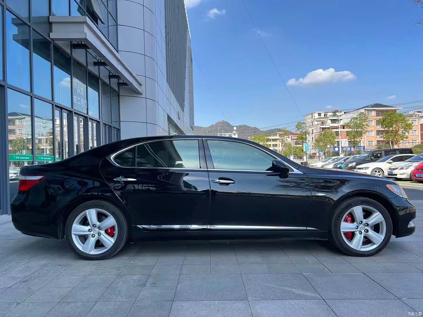 Lexus LS, 2009 3