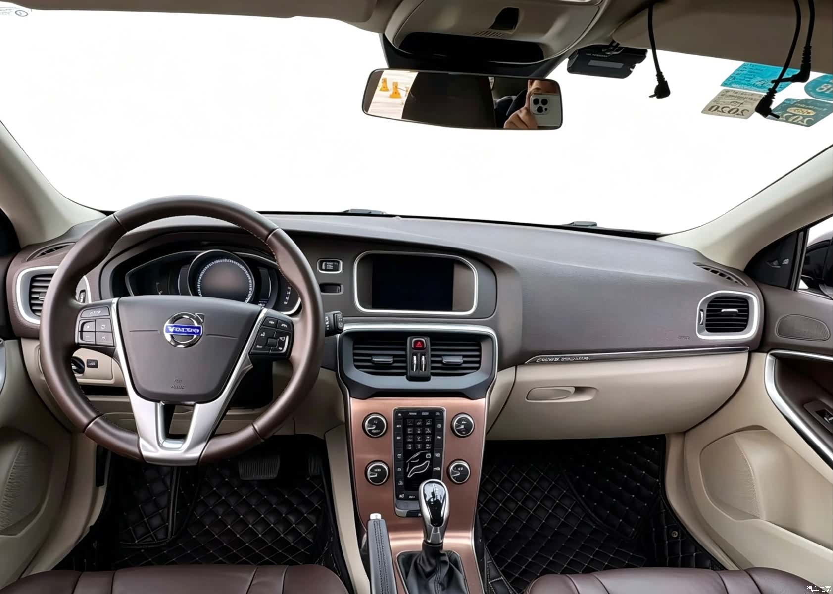 Volvo V40, 2016 все фото